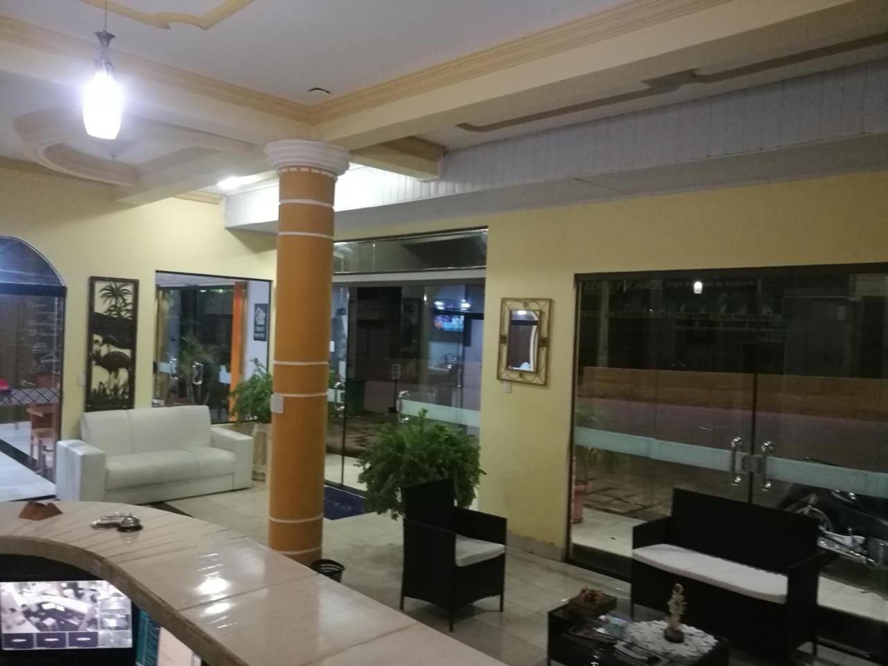 多拉多酒店 Cobija 外观 照片